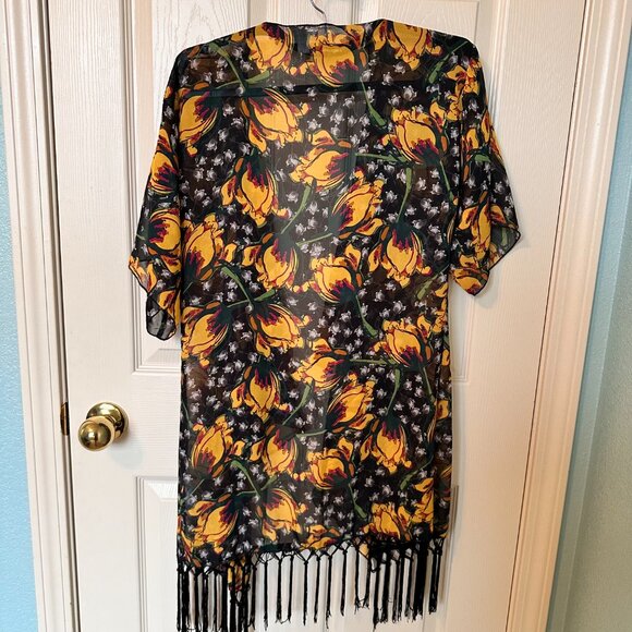 O-18 LuLaRoe Kimono with Fringe Sz S - Picture 2 of 6